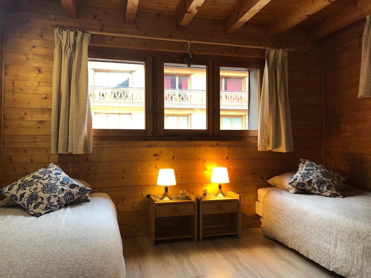 Central Hostel Chatel Exterior photo