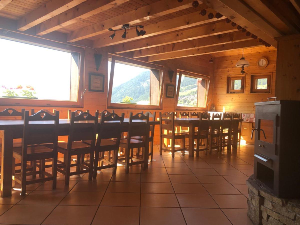 Central Hostel Chatel Exterior photo